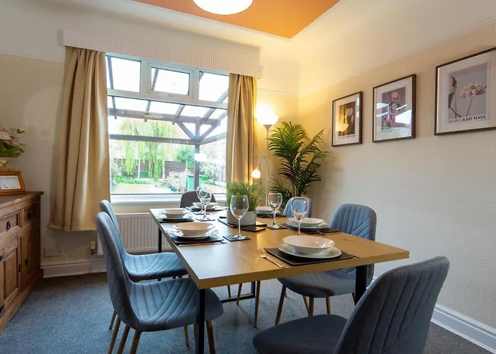 Strawberry Fields House - Air Host & Stay - 3 Bedroom