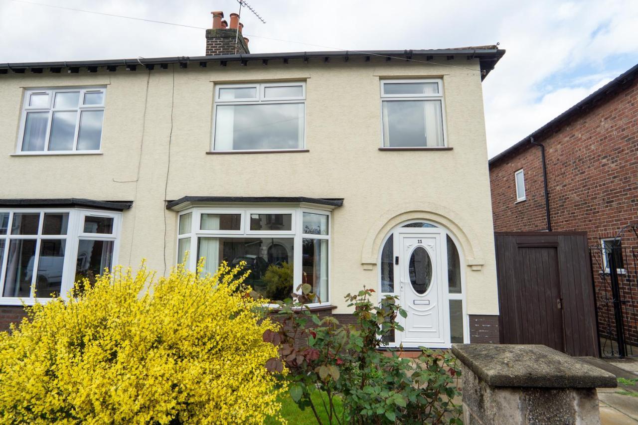 Strawberry Fields House - Air Host & - 3 Bedroom Apartment Liverpool